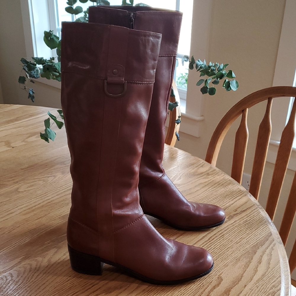 Bandolino Brown Heeled Boots with Classic Design
